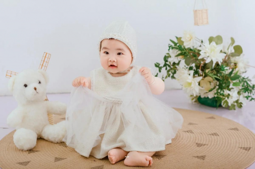 樟树宝宝在妈妈肚子里